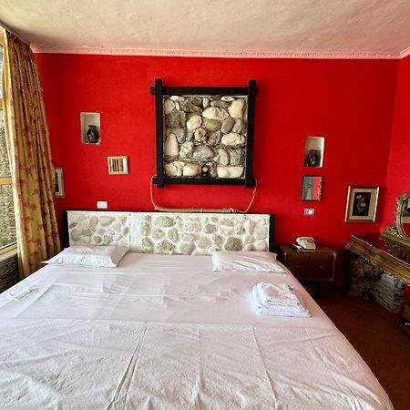 Hotel Vila "Oda E Miqve" Vlorë Екстериор снимка
