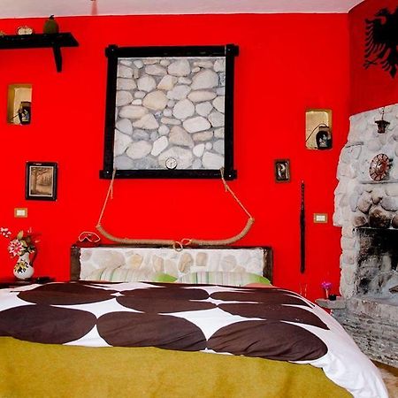 Hotel Vila "Oda E Miqve" Vlorë Екстериор снимка