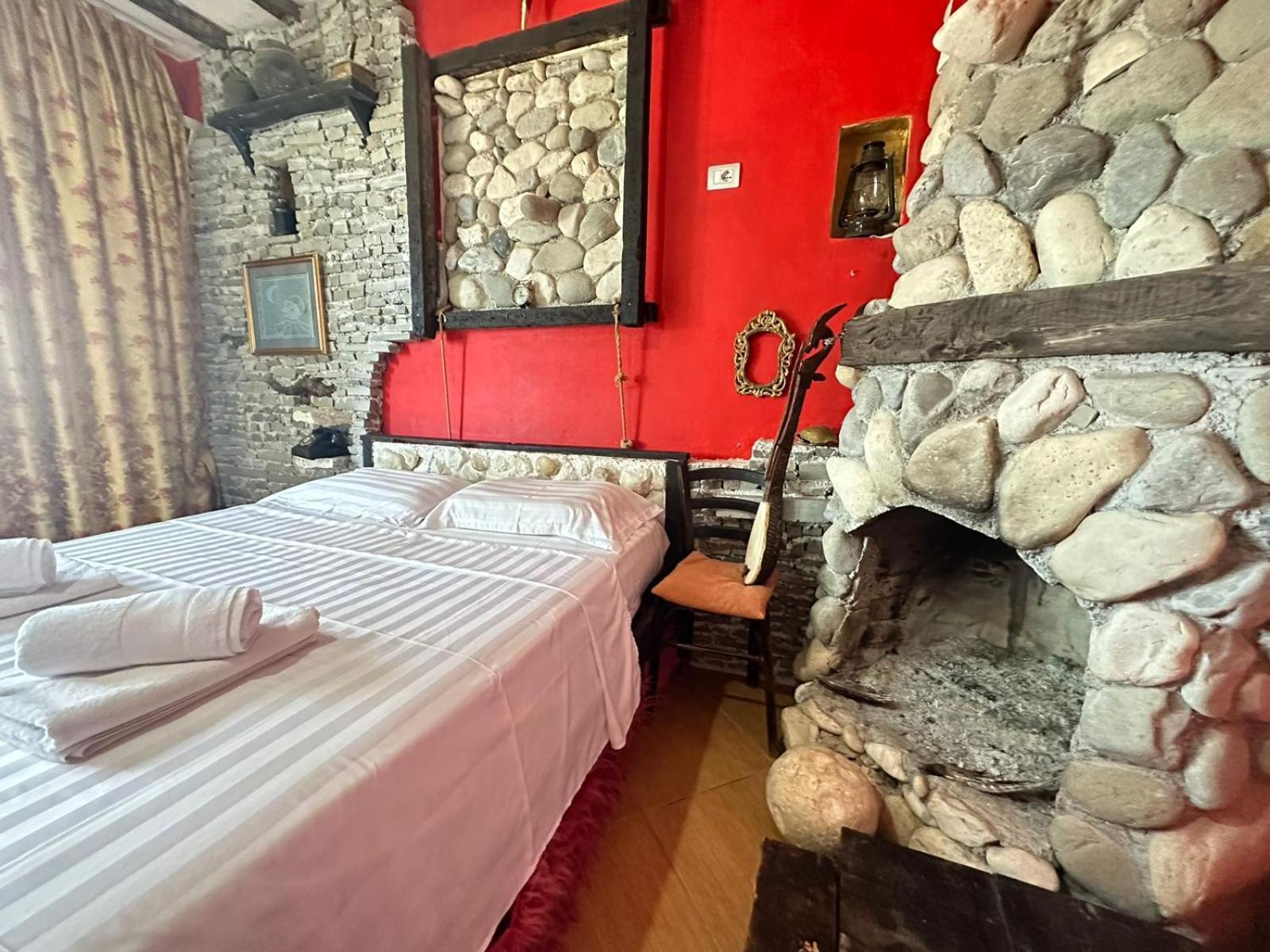 Hotel Vila "Oda E Miqve" Vlorë Екстериор снимка