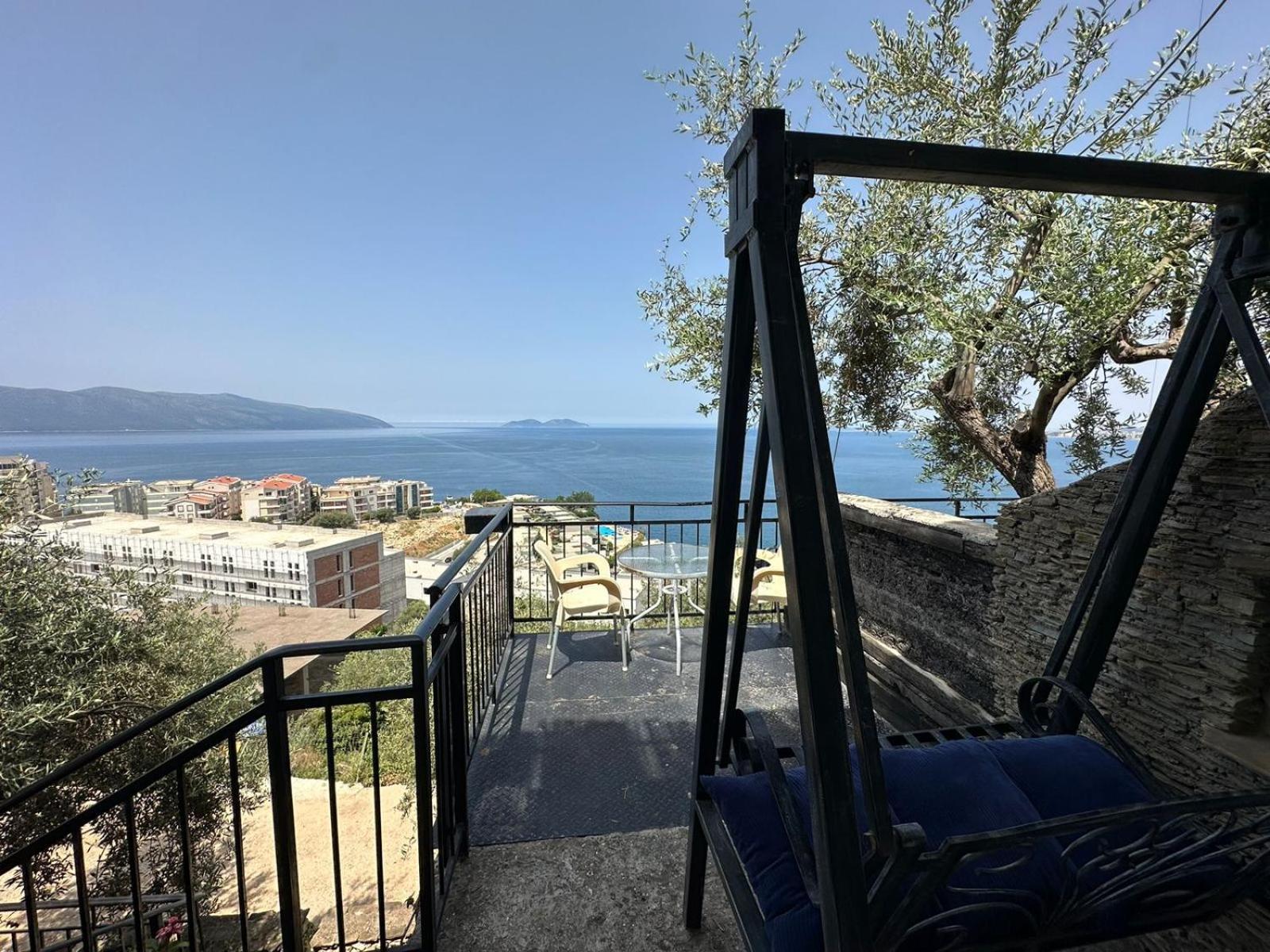 Hotel Vila "Oda E Miqve" Vlorë Екстериор снимка