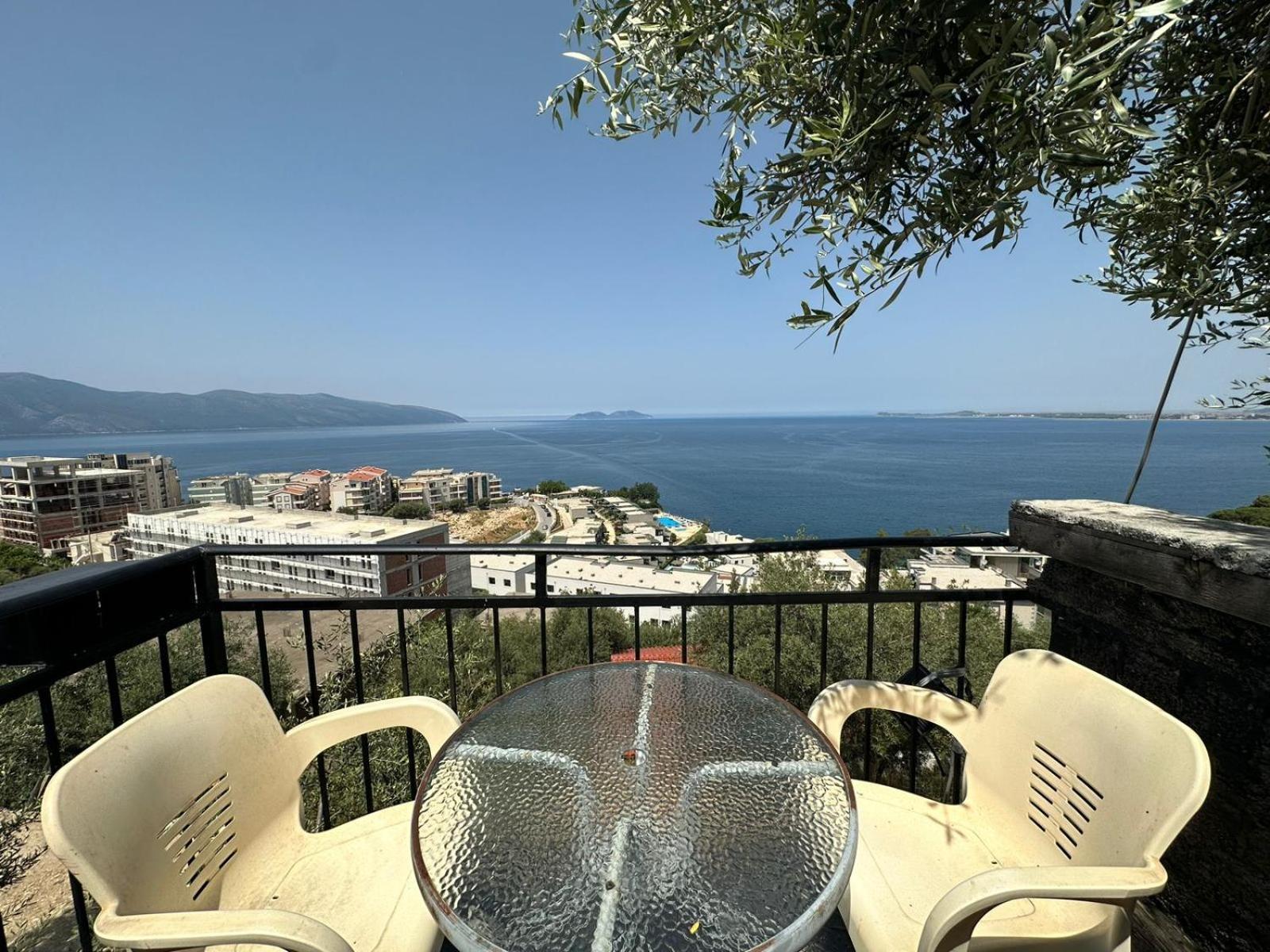 Hotel Vila "Oda E Miqve" Vlorë Екстериор снимка
