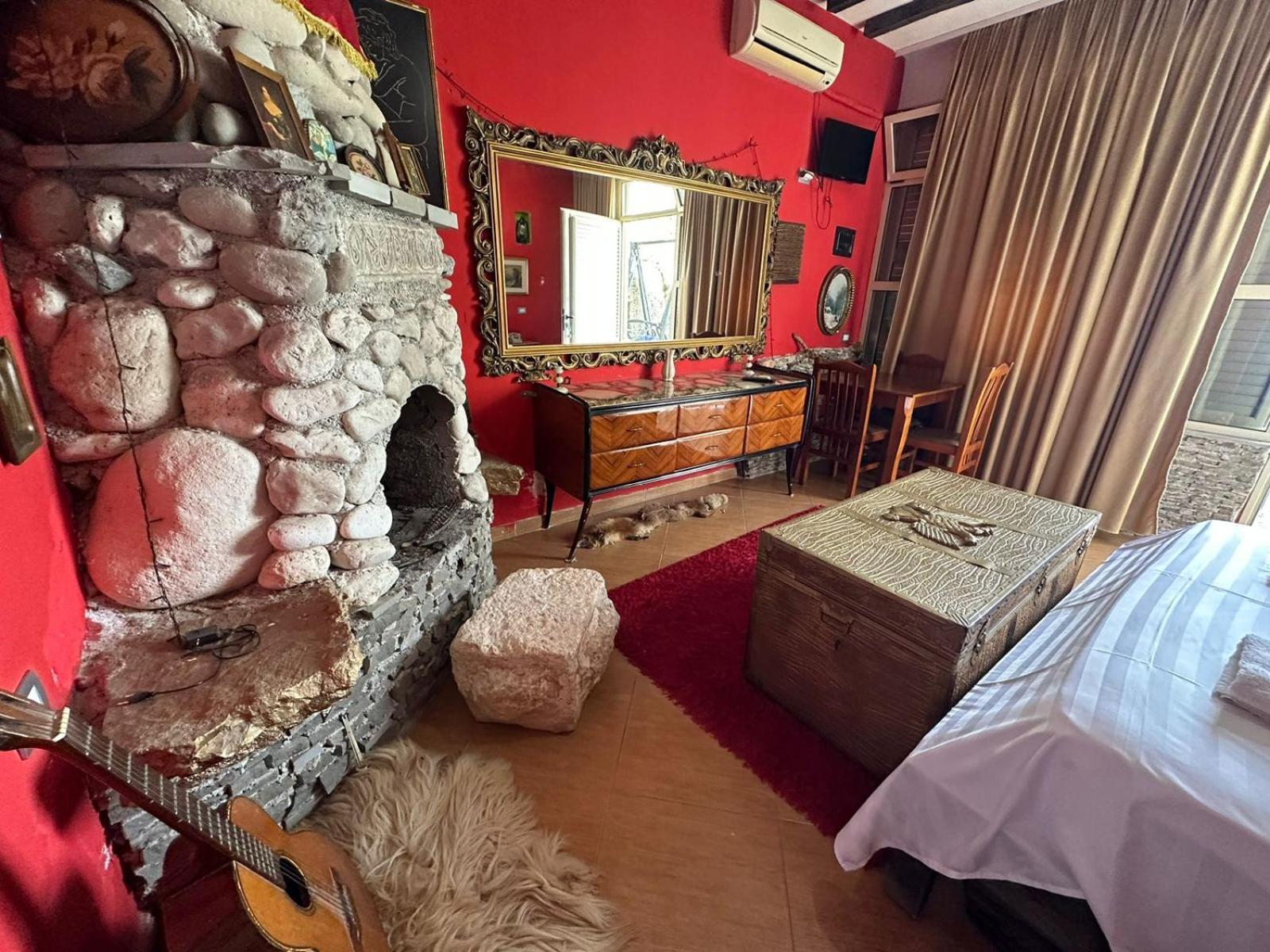 Hotel Vila "Oda E Miqve" Vlorë Екстериор снимка