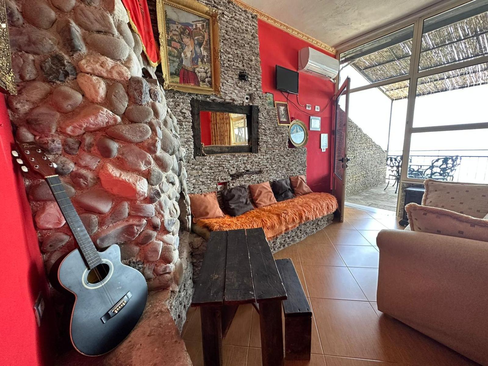 Hotel Vila "Oda E Miqve" Vlorë Екстериор снимка