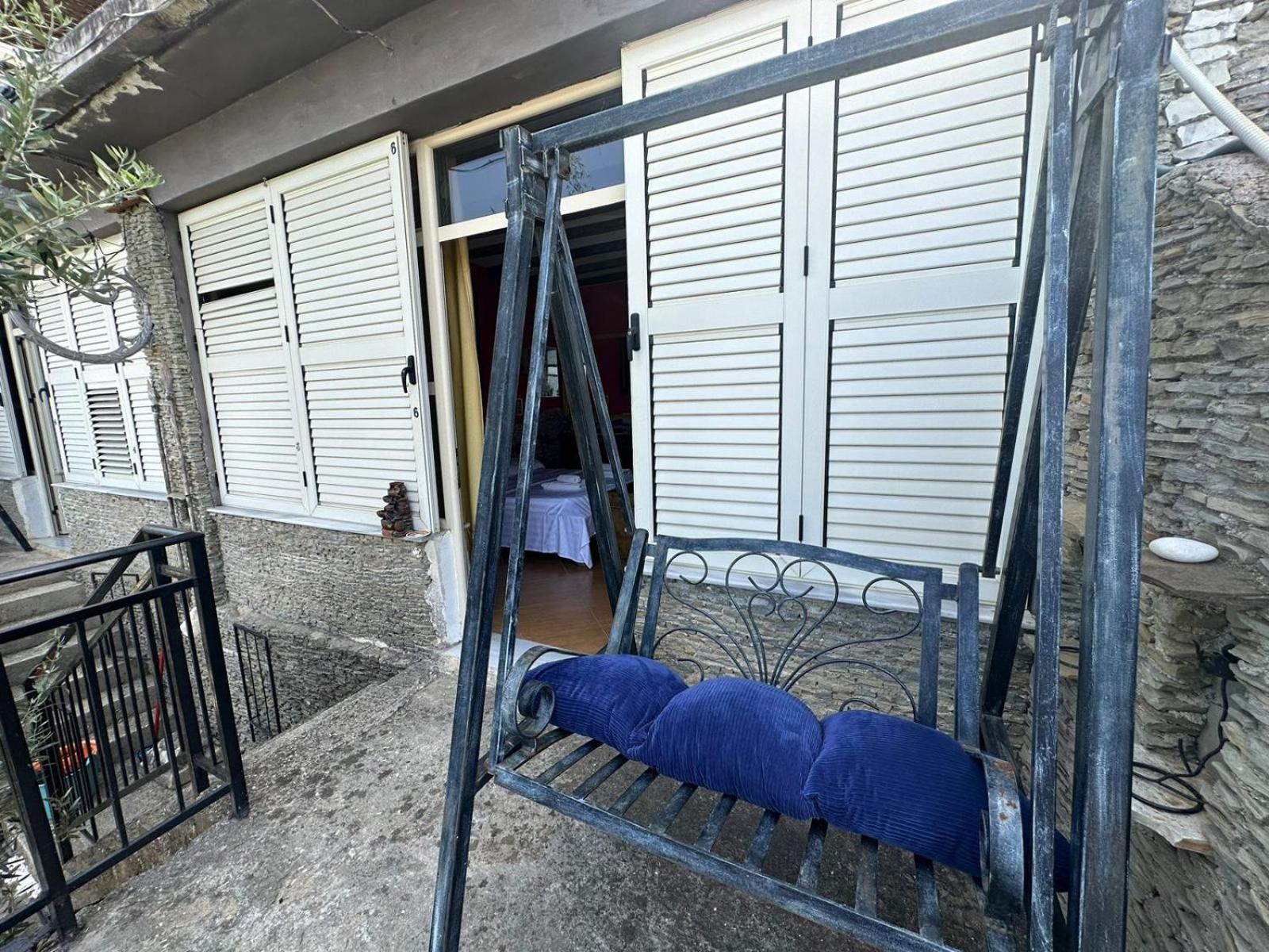Hotel Vila "Oda E Miqve" Vlorë Екстериор снимка