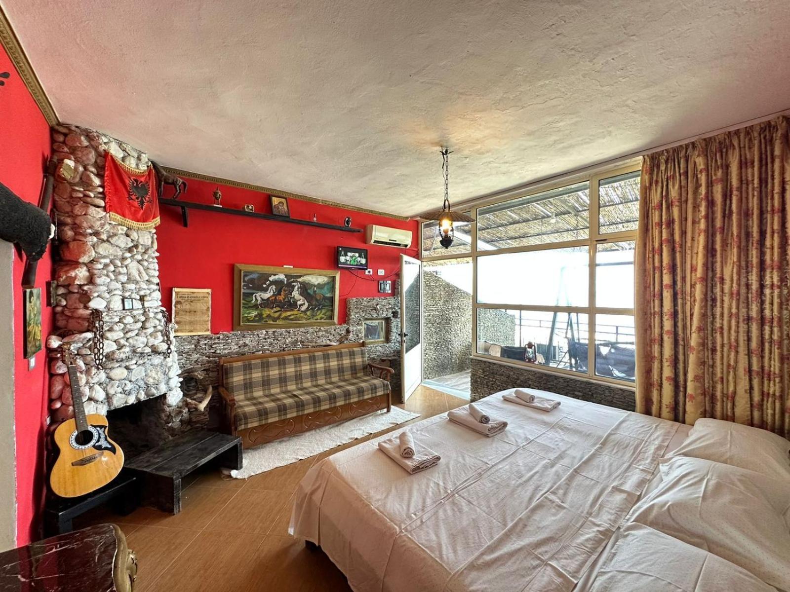 Hotel Vila "Oda E Miqve" Vlorë Екстериор снимка
