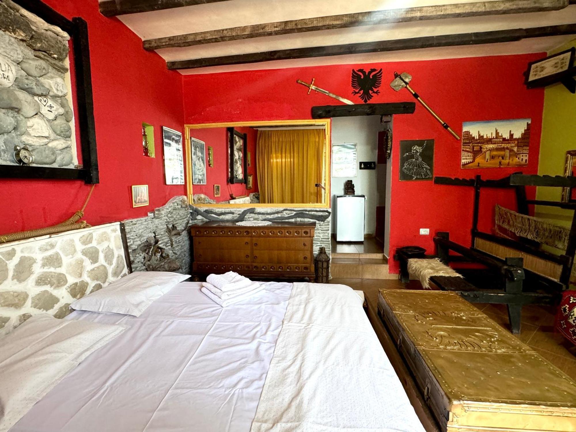 Hotel Vila "Oda E Miqve" Vlorë Екстериор снимка