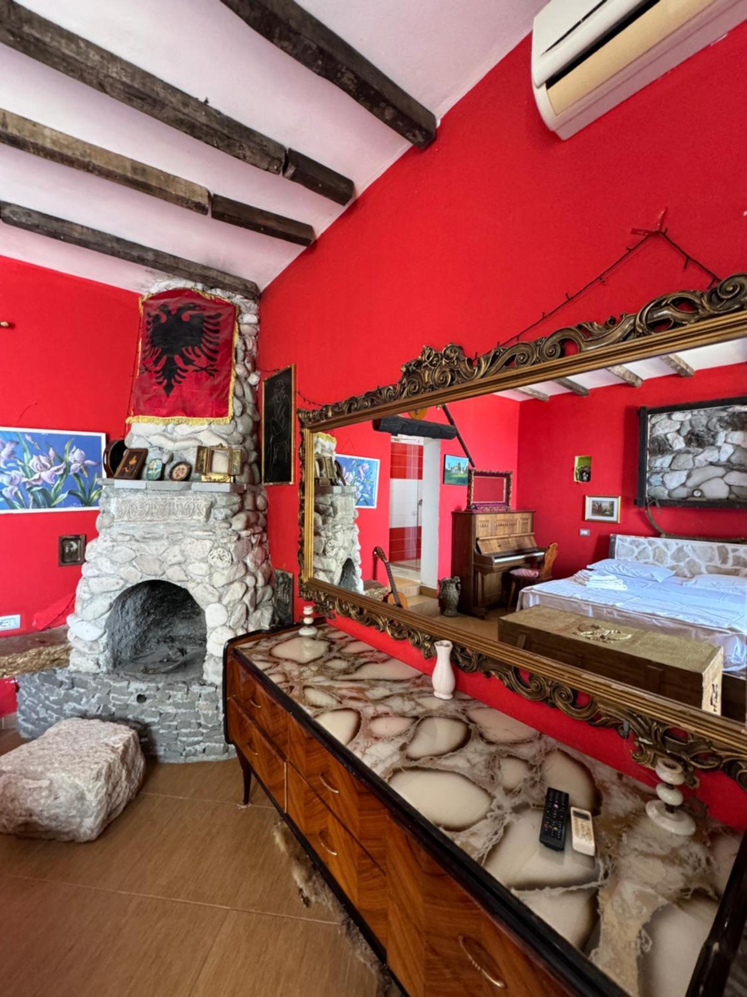 Hotel Vila "Oda E Miqve" Vlorë Екстериор снимка