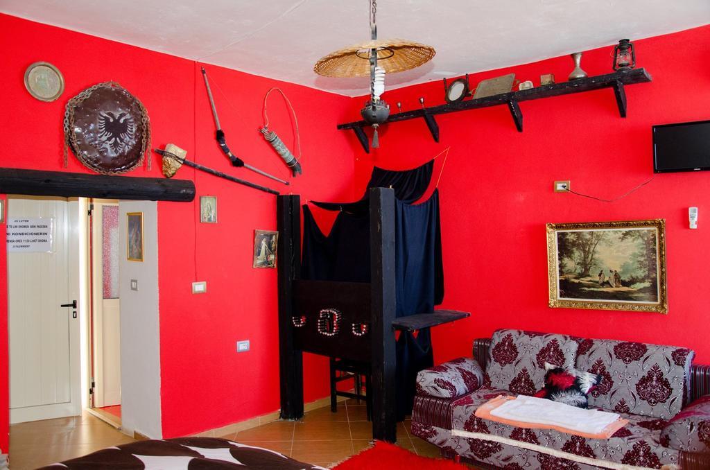 Hotel Vila "Oda E Miqve" Vlorë Екстериор снимка