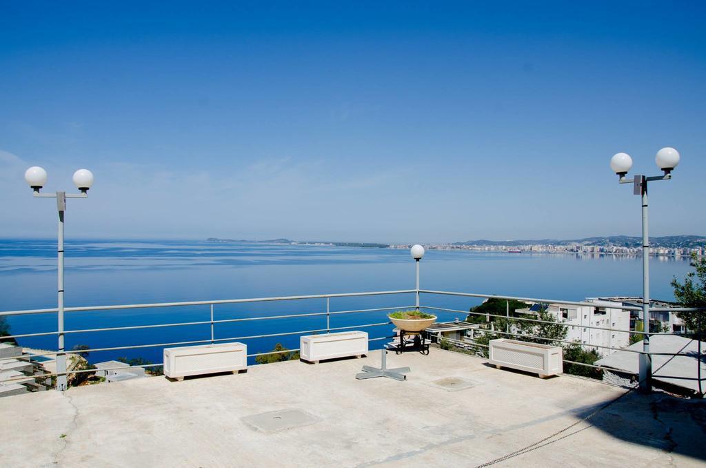 Hotel Vila "Oda E Miqve" Vlorë Екстериор снимка